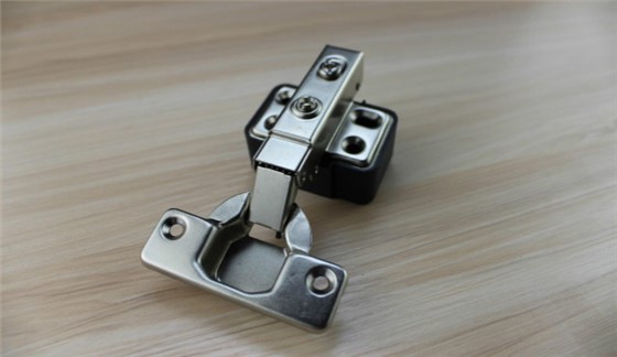 81衣柜門(mén)合葉的安裝方法是什么，衣柜門(mén)合葉安裝攻略