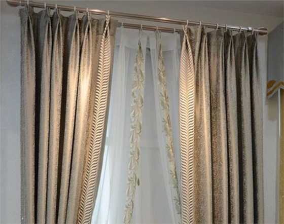 真絲綢做窗簾好不好，真絲綢窗簾一米多少錢？左右手