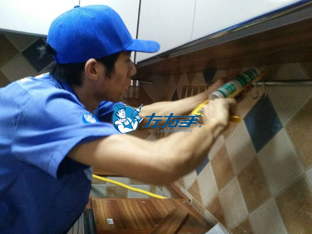 櫥柜安裝工多少錢一天？