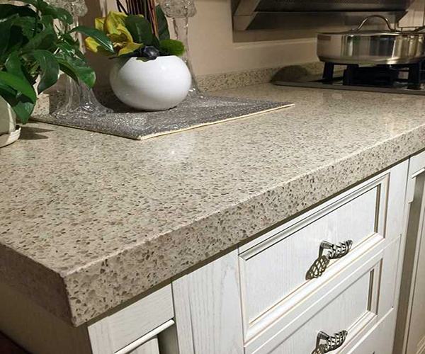 櫥柜臺面選用哪種材質(zhì)合適，如何安裝櫥柜臺面呢？