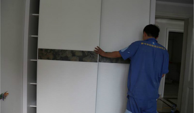 衣柜安裝公司哪個(gè)好，衣柜安裝公司現(xiàn)在的情況