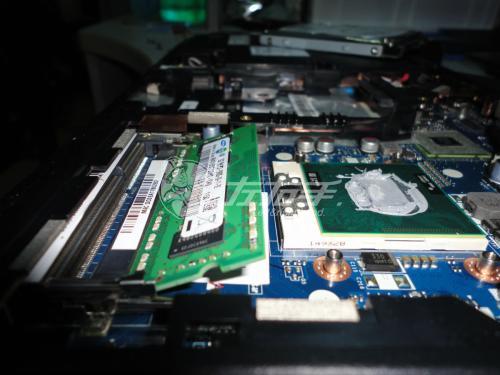 小白如何給電腦加裝內(nèi)存條？注意事項(xiàng)