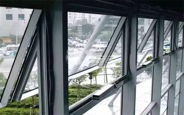 窗戶到底內(nèi)開(kāi)好還是外開(kāi)好？看完這對(duì)比，應(yīng)該知道怎么選擇了！