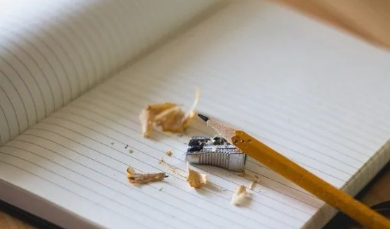 板式家具開(kāi)料;板式學(xué)校家具的保養(yǎng)方式你知道嗎？