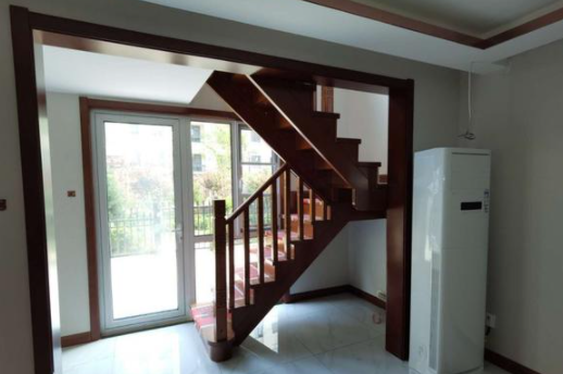 家庭裝修中式風(fēng)格;硬裝結(jié)束，裝修新中式風(fēng)格真心漂亮