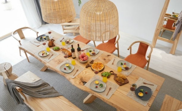 杭州居家裝修：實木家具和原木家具有區(qū)別嗎？