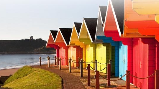 家裝建材材料：家裝時(shí)，實(shí)木家具翻新為什么要選擇水性漆？