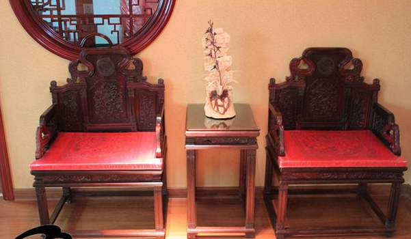 祁紫檀家具：睡紫檀，坐酸枝，紅木家具還有哪些講究？