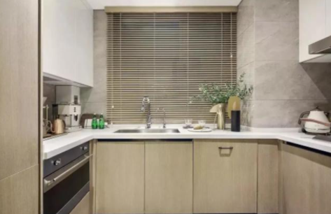 廚房柜門改造;給廚房定制櫥柜別盲目！記住4大標準4個尺寸