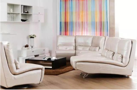 舊沙發(fā)怎樣翻新要多少錢？新買的皮沙發(fā)就變成了老舊沙發(fā)？