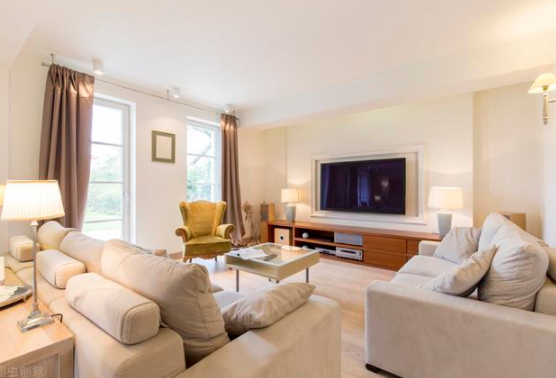 痕跡清理專家：不同材質(zhì)的沙發(fā)清理方式，讓沙發(fā)永遠(yuǎn)清新舒適