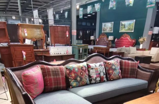 歐式布藝沙發(fā)如何清洗，布藝沙發(fā)面料有幾款？