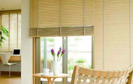 電動(dòng)卷簾窗簾：卷簾窗簾的清洗保養(yǎng)又有哪些技巧？