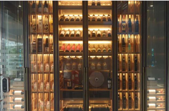 不銹鋼恒溫酒柜：現(xiàn)代輕奢不銹鋼高品質酒柜新時代的選擇