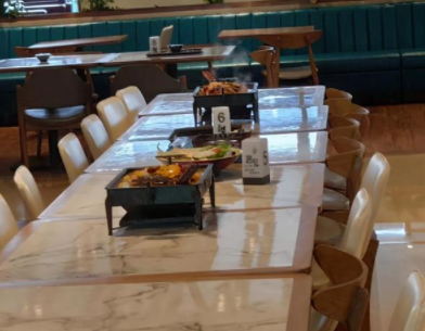 西餐廳家具：做餐飲怎樣才能選好餐廳家具？開(kāi)餐廳買餐桌椅需要注意什么？