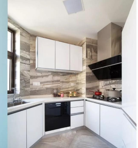 整體櫥柜臺面價格：整體櫥柜的設(shè)計方案，櫥柜什么材質(zhì)好？