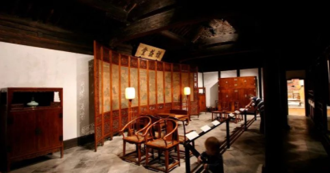 紅木新古典家具：那些古典家具，憑什么賣那么貴？