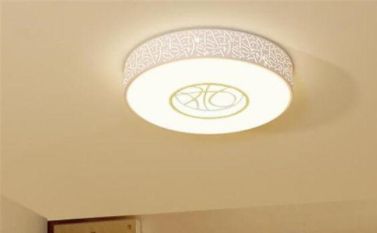 【陽臺(tái)裝修效果圖片】陽臺(tái)吸頂燈如何選購(gòu)？陽臺(tái)燈如何搭配裝修風(fēng)格？