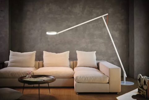 中式落地?zé)舫叽?，局部照明與氛圍營(yíng)造的利器