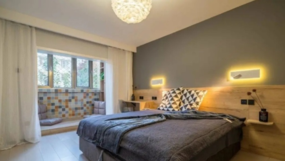 上海電動(dòng)窗簾系統(tǒng)：陽(yáng)臺(tái)不加門，窗簾怎么安裝？