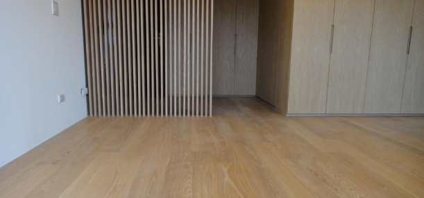 【實(shí)木地板安裝保養(yǎng)】橡木實(shí)木地板都有哪些優(yōu)缺點(diǎn)？