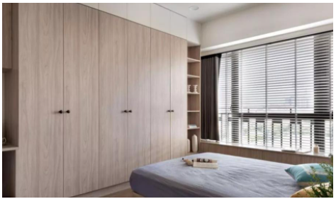 【昆明小戶型家裝】家裝臥室衣柜和床應(yīng)該怎么擺放？家裝臥室衣柜如何進(jìn)行裝飾