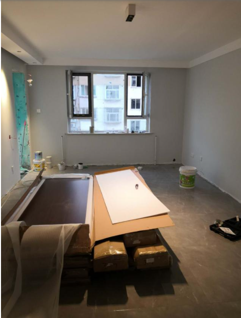 胡桃木家具：黑胡桃木色與墻面灰搭配，簡約舒適彰顯個性時尚